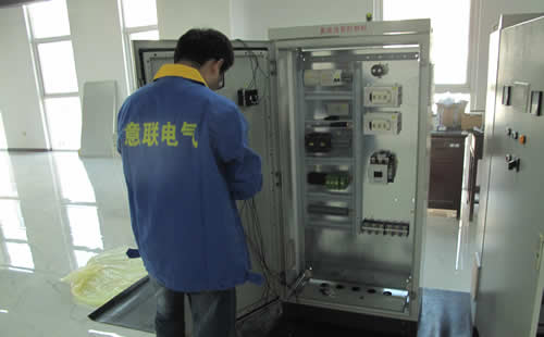 直流油泵控制柜生产现场图片3